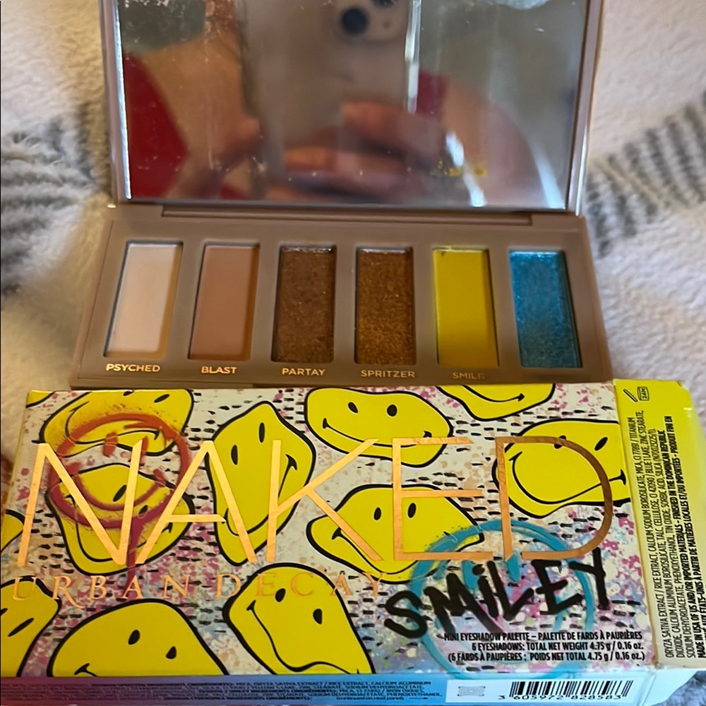 Urban Decay Naked Smiley Eyeshadow Palette